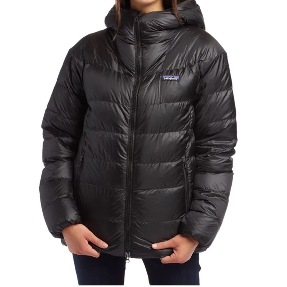Patagonia Fitz Roy down hoody jacket. EUC!